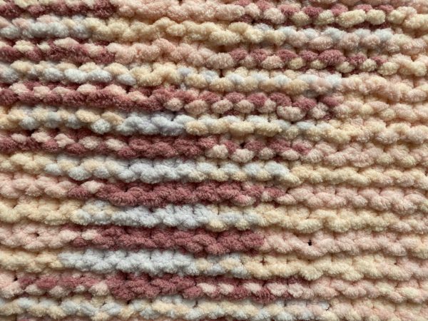 Pink Chunky Knit Blanket 2