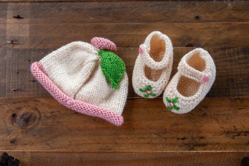 Woolen Hat and Bootees 2